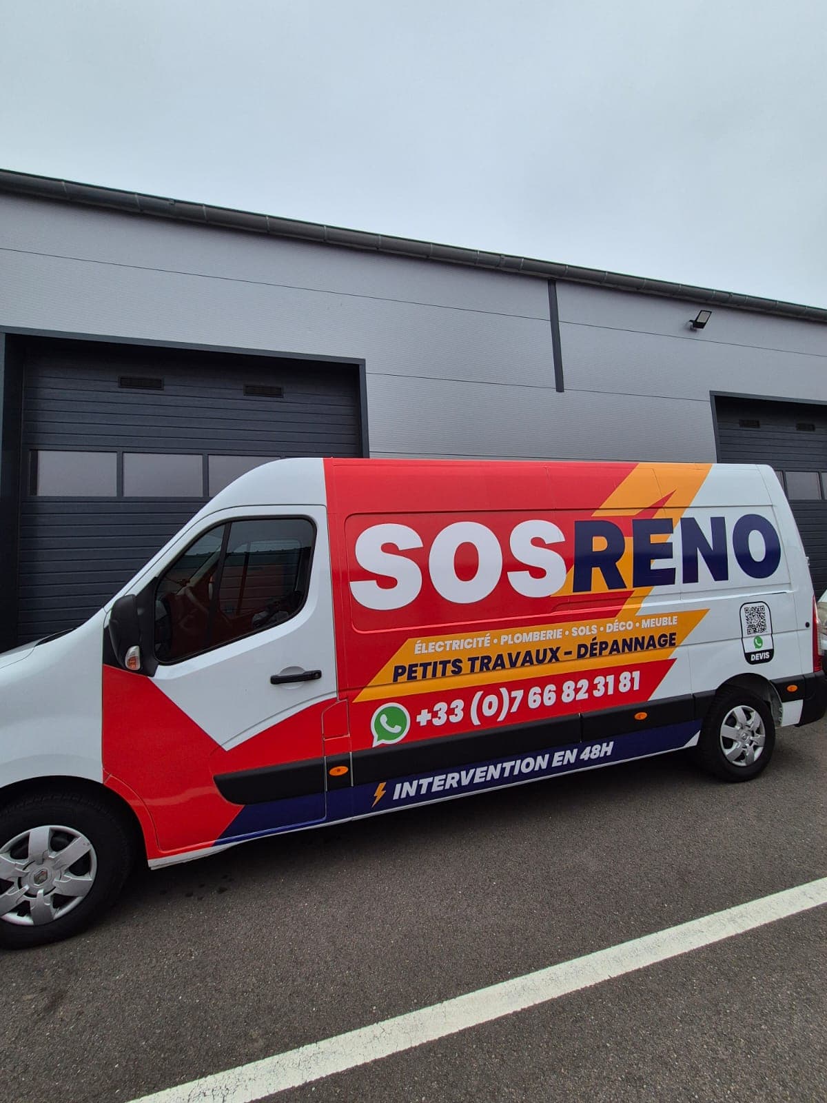 Artisan SOSRENO en intervention chez un client